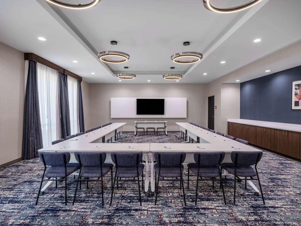 La Quinta by Wyndham Chelsea Birmingham - photo 32
