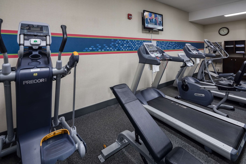 Hampton Inn San Francisco Airport - photo 32