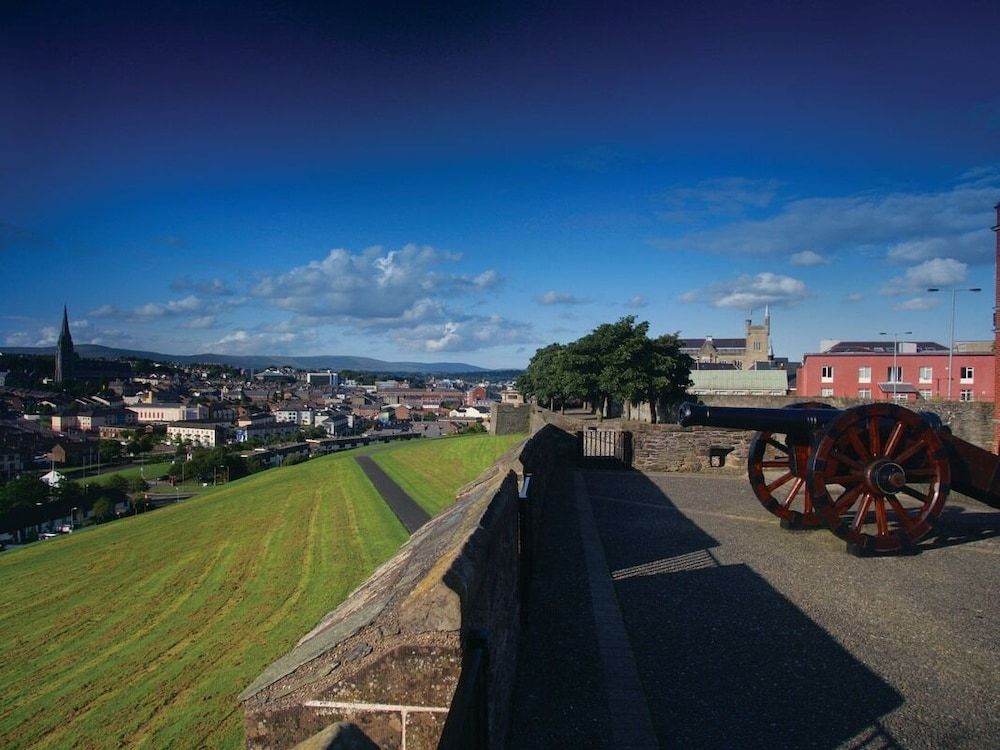 Station B&B — 4-Star Luxury Hotel in Derry, United Kingdom