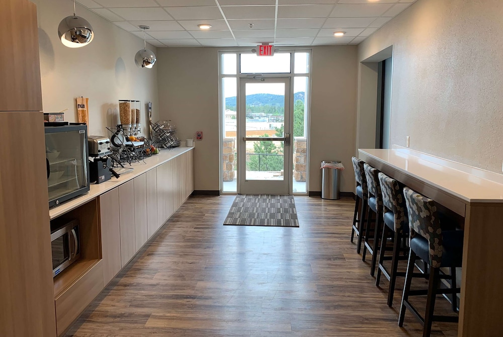 Microtel Inn & Suites by Wyndham Woodland Park - photo 22