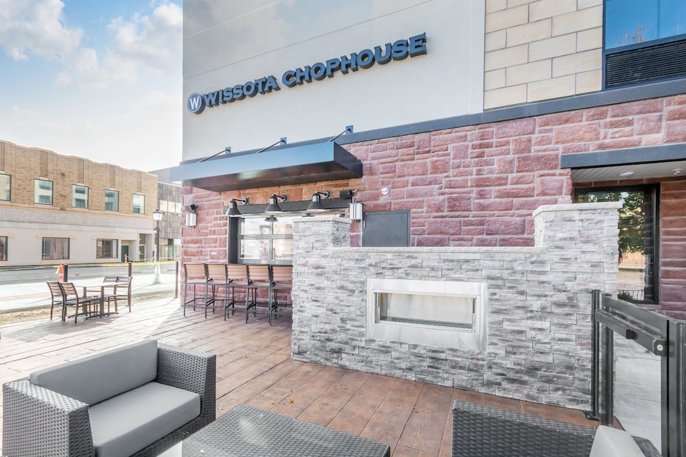 Cobblestone Hotel and Suites Janesville - photo 45