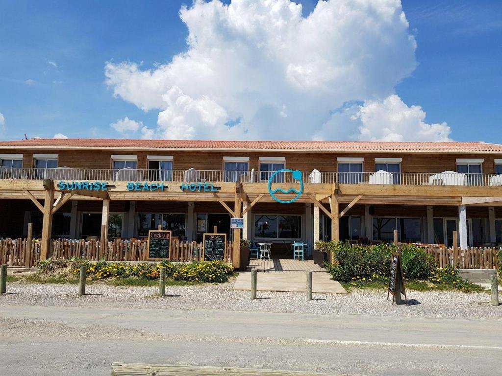 Sunrise Beach Hotel in Gruissan, France