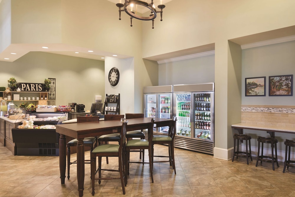 Embassy Suites by Hilton Savannah Historic District - photo 40
