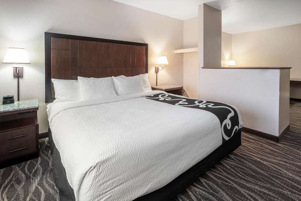 La Quinta Inn & Suites by Wyndham Belgrade Bozeman Airport - photo 20