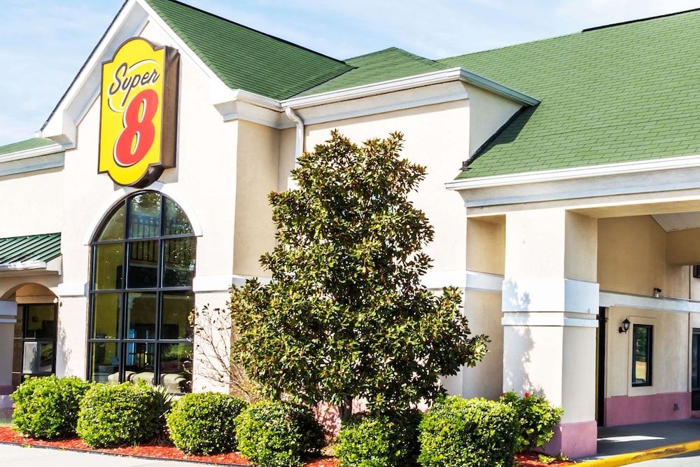 Super 8 by Wyndham Hull Street Midlothian Richmond Area — hotel in Midlothian
