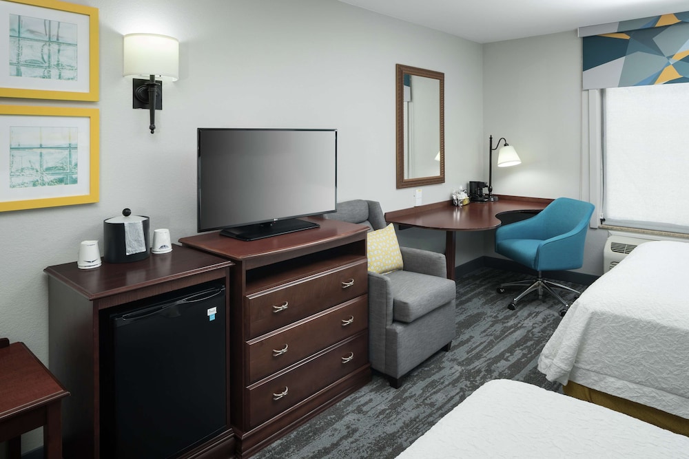 Hampton Inn & Suites Rochester North - photo 9
