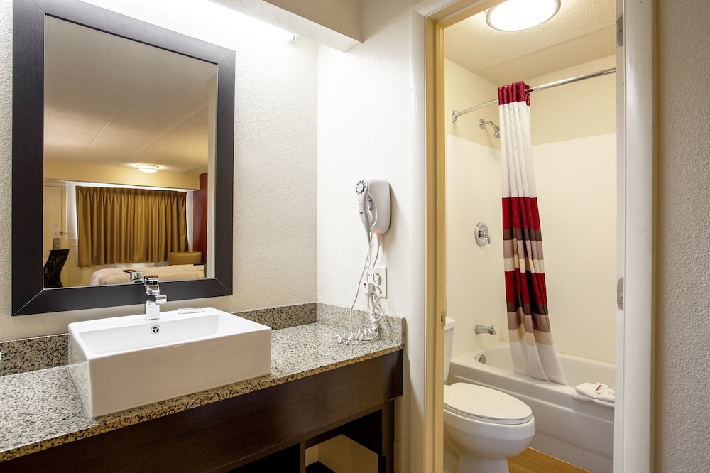 Red Roof Inn PLUS Pittsburgh East Monroeville - photo 19