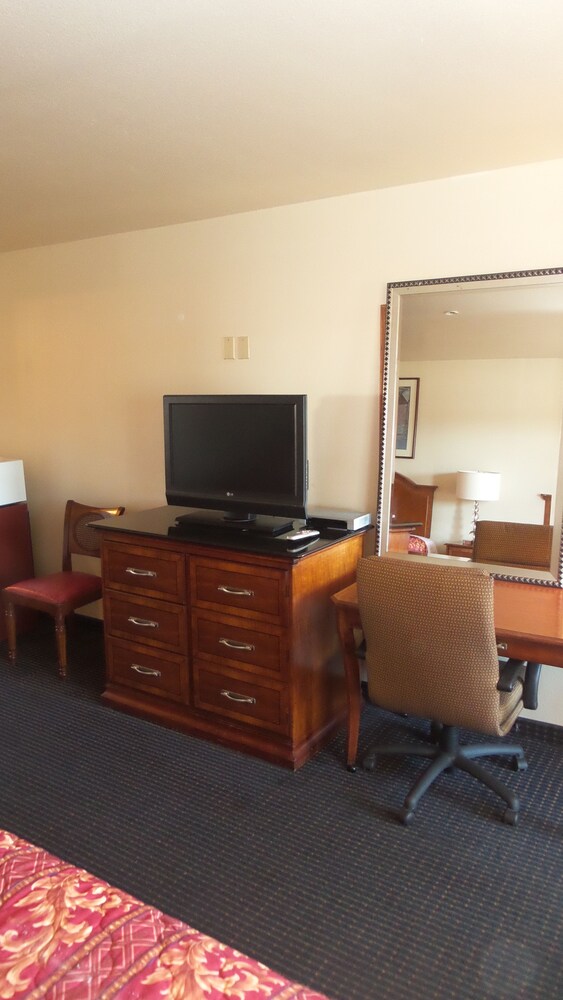 Holiday Motel Oakdale - photo 9