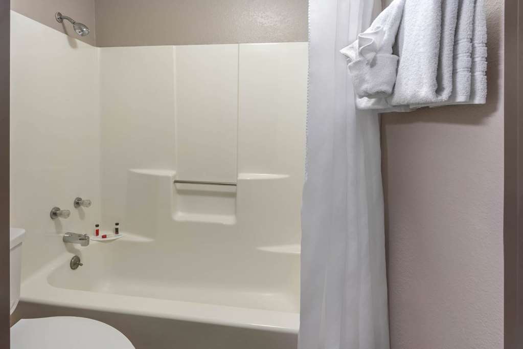 Super 8 by Wyndham Cortez Mesa Verde Area - photo 21