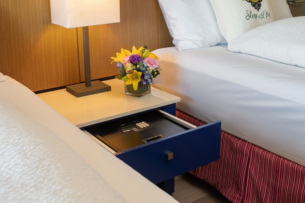 Staypineapple Hotel Rose Downtown Portland - photo 15