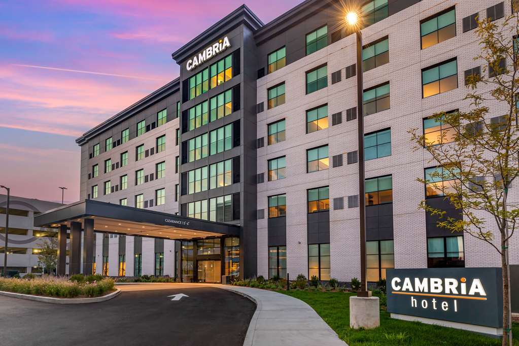 Cambria Hotel New Haven University Area - photo 4