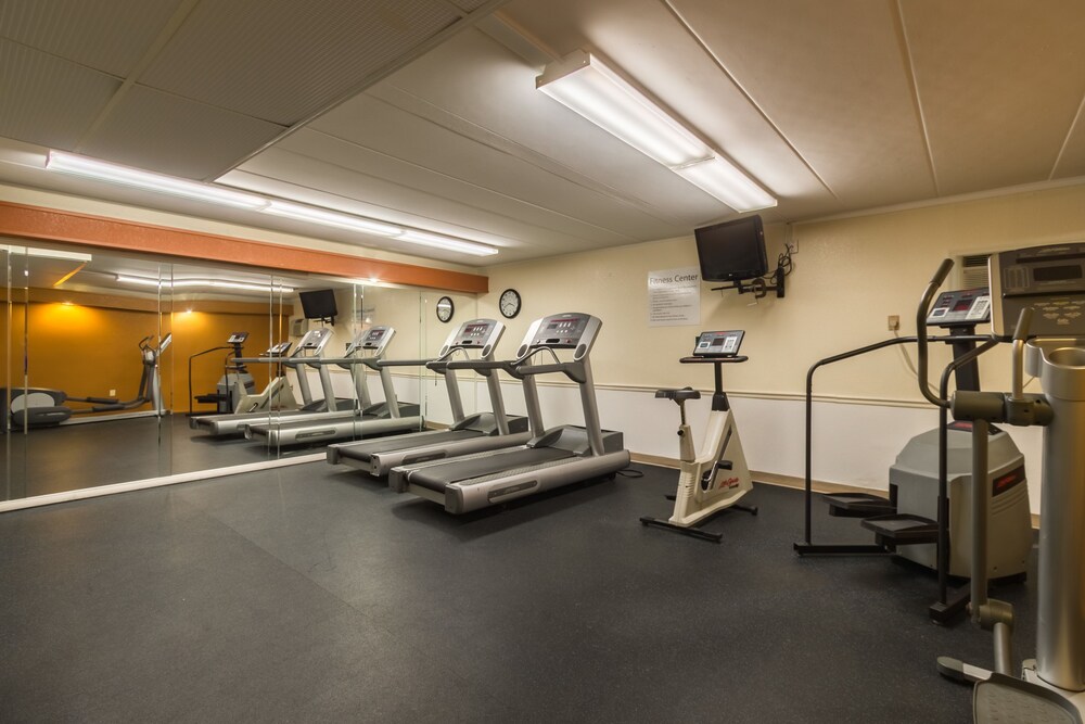 Quality Inn & Suites Hotel West Chester - photo 30