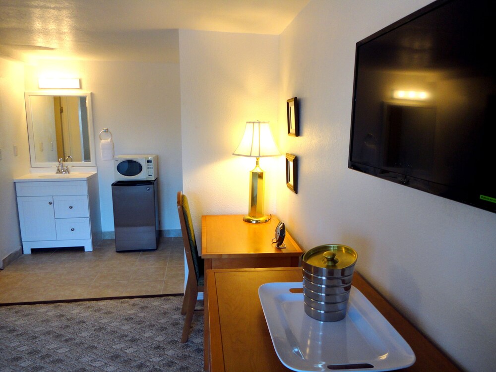 Inn at Palm Springs - photo 12