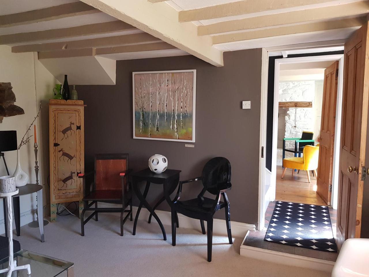 An Artist’s Cottage — Fishguard — photo 4