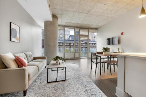 Towers at Opop 604 Spacios and Cozy 2 bd 1 b in Saint Louis, United States