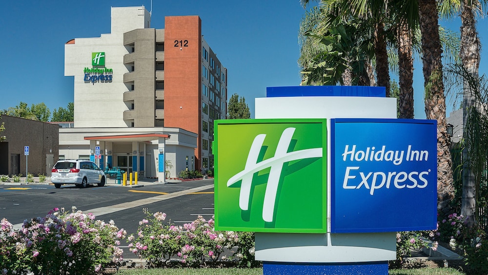 Holiday Inn Express Fullerton Anaheim by IHG - photo 31