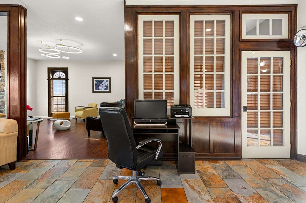 Suburban Studios Kansas City Airport North - photo 28