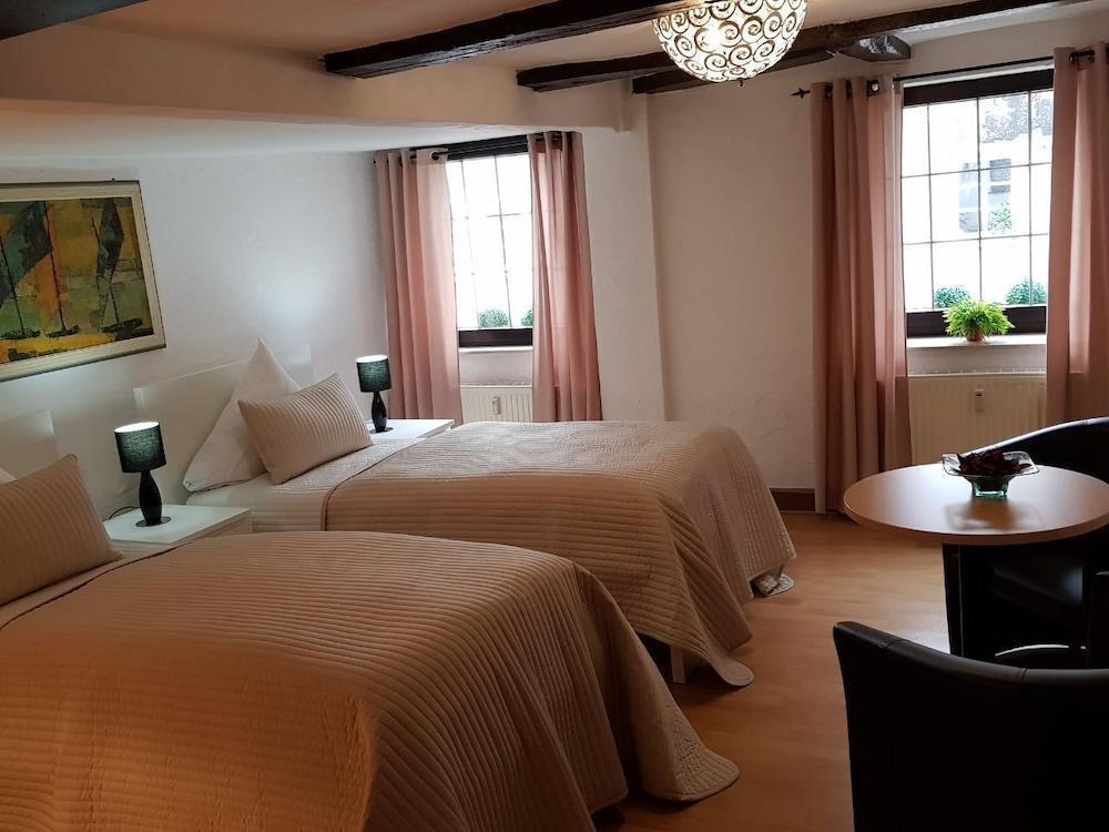 Hotelbetriebe Güldenhaupt Gmbh - last minute hotel in Arnsberg