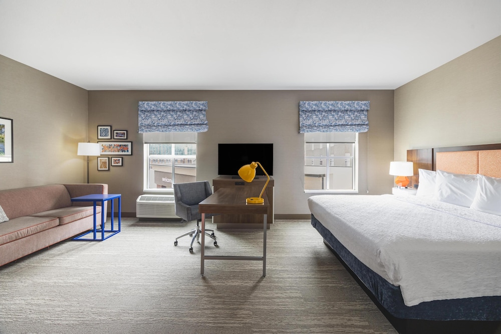 Hampton Inn & Suites Logan - photo 23