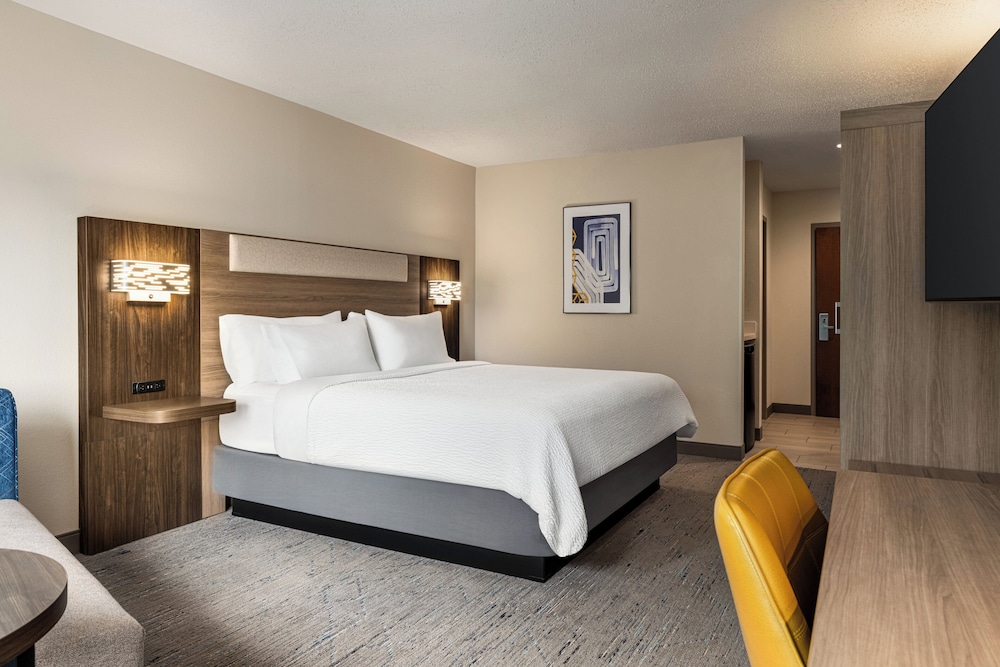 Holiday Inn Express & Suites Hagerstown by IHG - photo 11