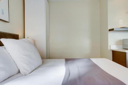 DuPont Place Boutique Inn - photo 71