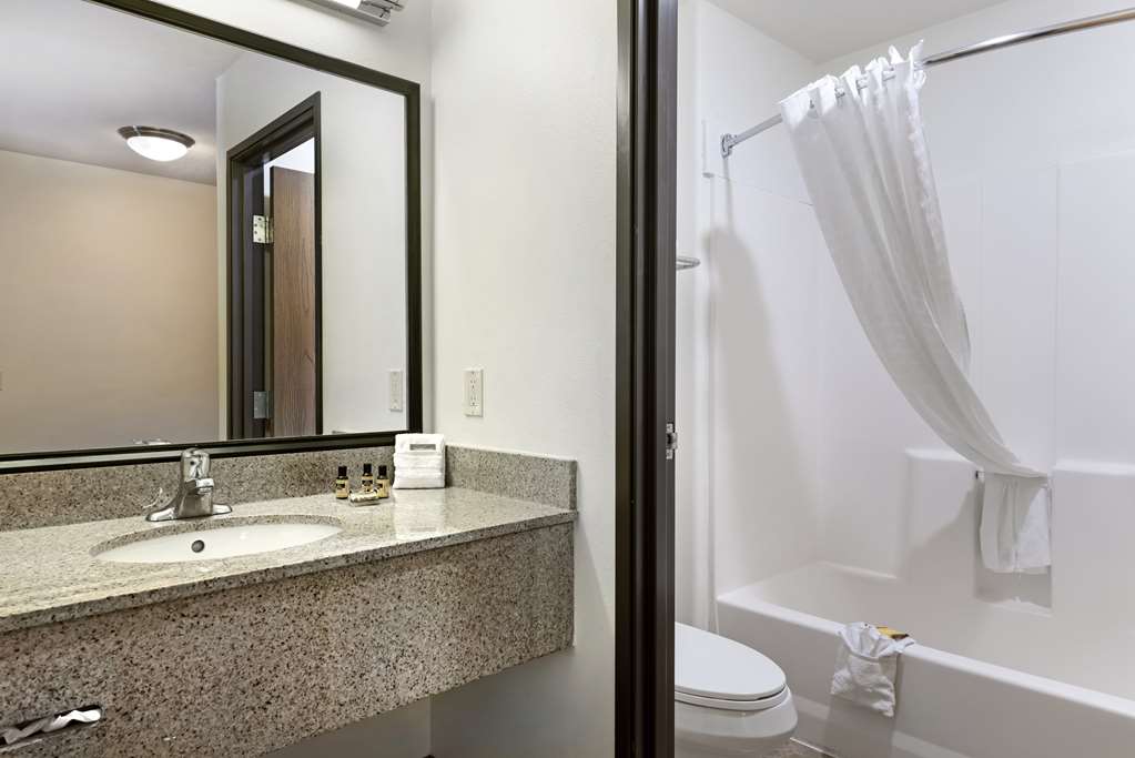 Best Western Plus Eagleridge Inn & Suites - photo 44