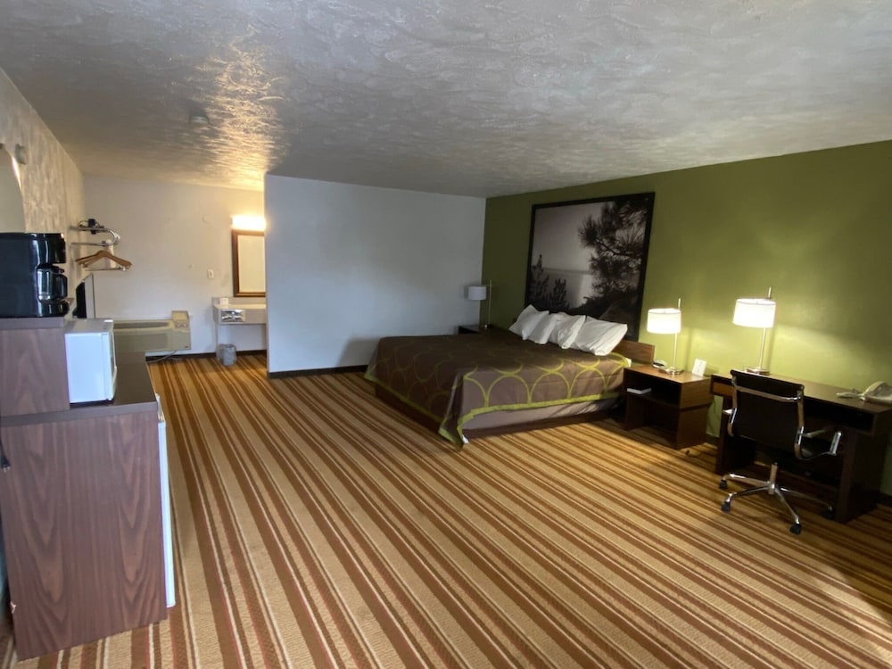 Super 8 by Wyndham Wells - photo 16