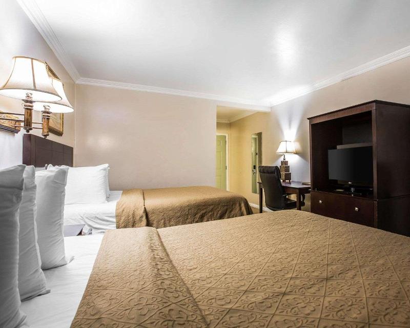 Quality Inn & Suites Thousand Oaks - photo 16