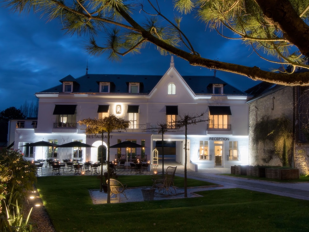 Bel Ami — 4-Star Luxury Hotel in Pacy-Sur-Eure, France