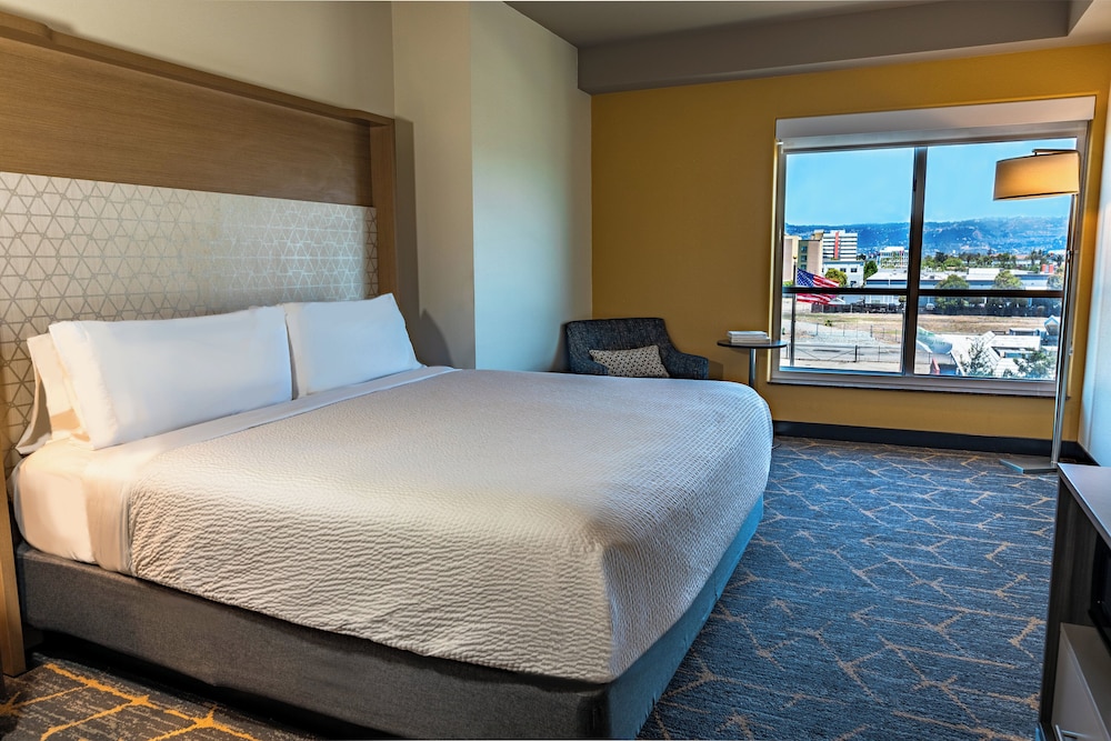Holiday Inn & Suites Oakland Airport by IHG - photo 28