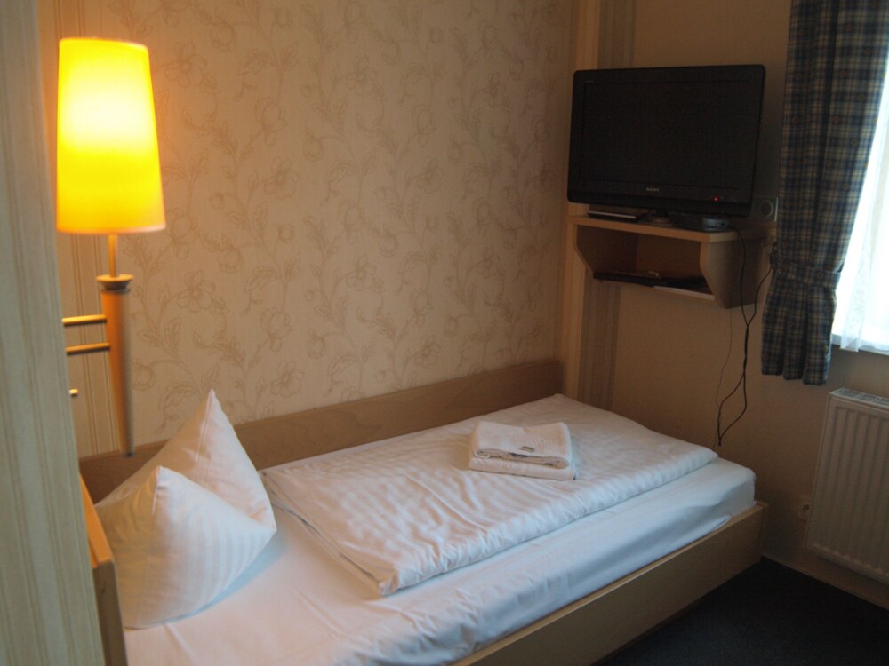 Hotel Waldschlösschen — Kyritz — photo 4