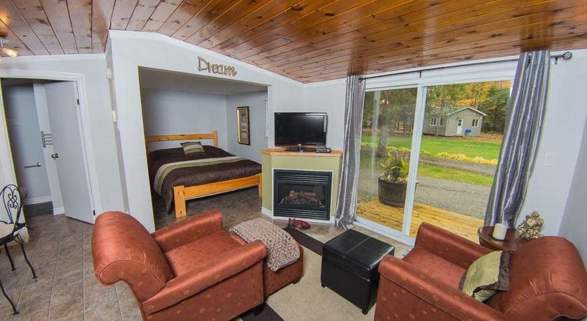 Safe Haven Cottage Resort — hotel in Bracebridge