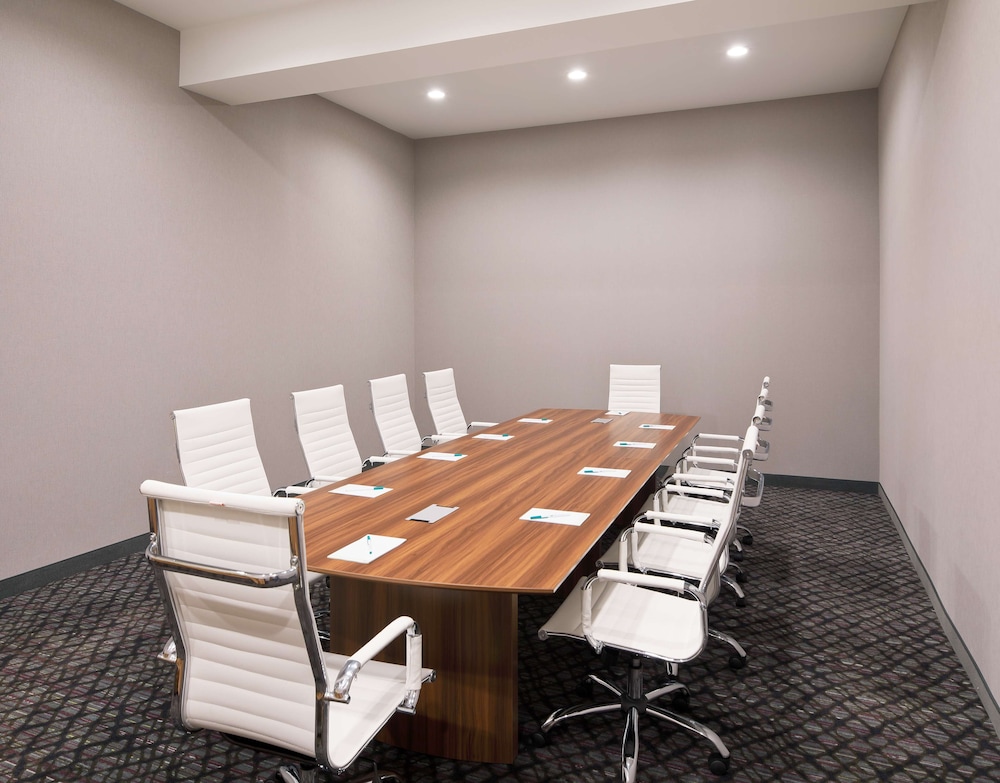 Homewood Suites by Hilton Topeka - photo 24