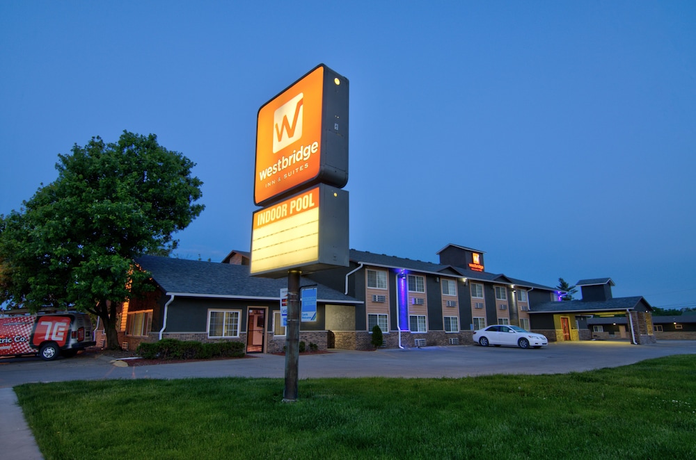 Westbridge Inn & Suites - photo 51
