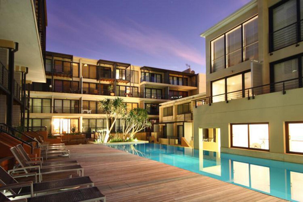 Trendy 1 BR City Center Apt — 4-Star Luxury Hotel in Cape Town, South Africa
