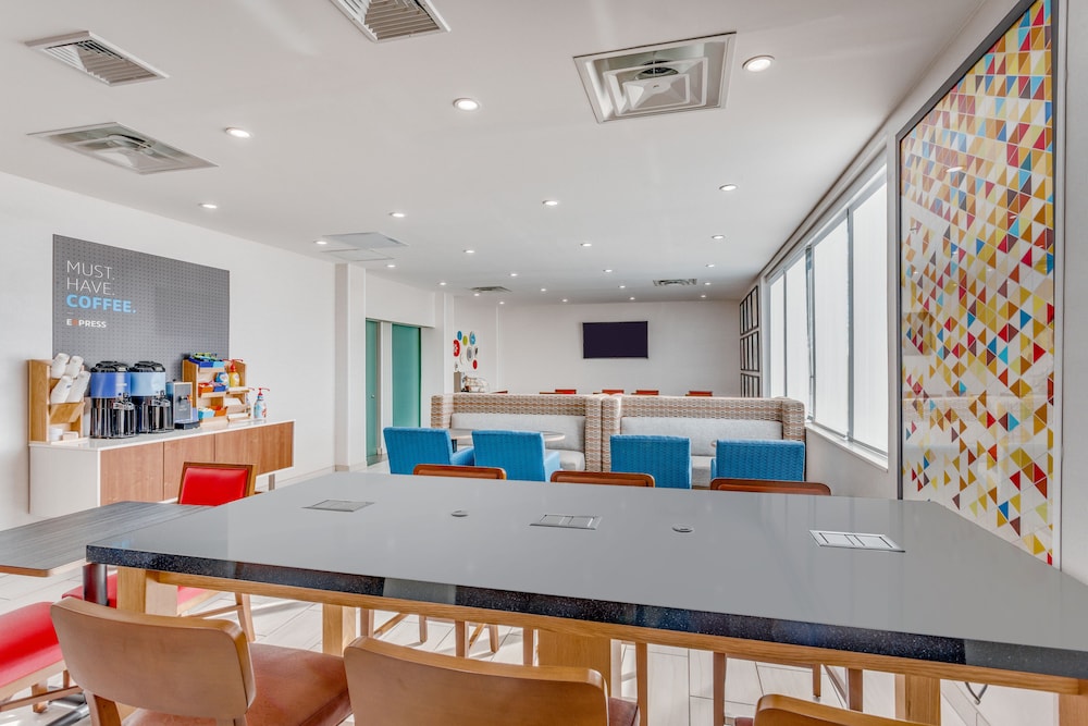 Holiday Inn Express Ramsey Mahwah by IHG - photo 18