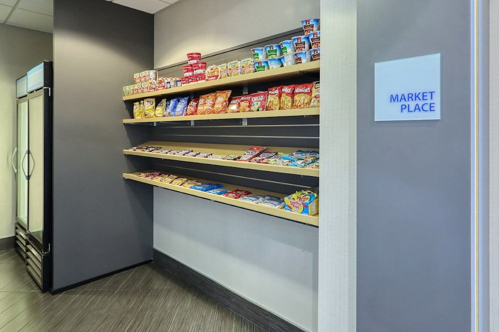 Holiday Inn Express Hotel & Suites Batavia Darien Lake by IHG - photo 28