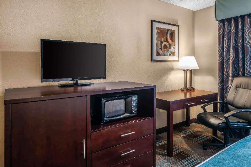 Clarion Inn near JBLM - photo 24