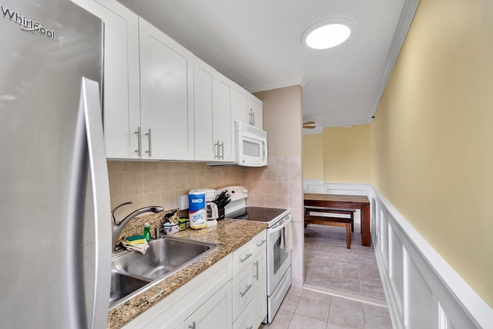 Tower 1 Suite 2214 Kp Condo - photo 10