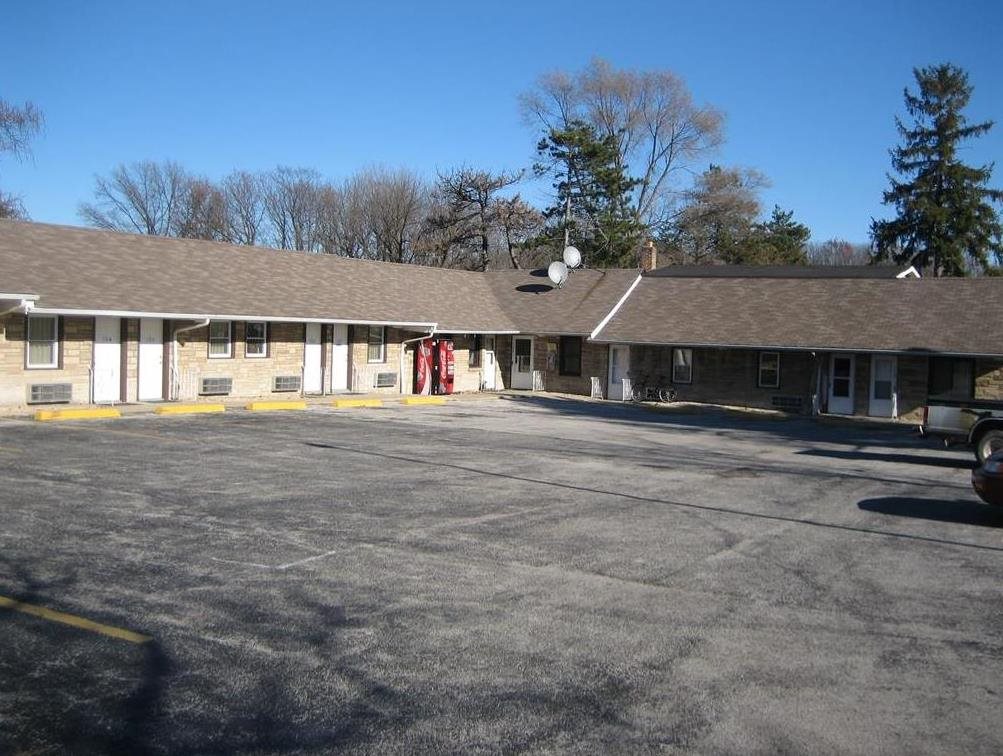 Economy Inn & Suites Cedar Lake — hotel in Cedar Lake