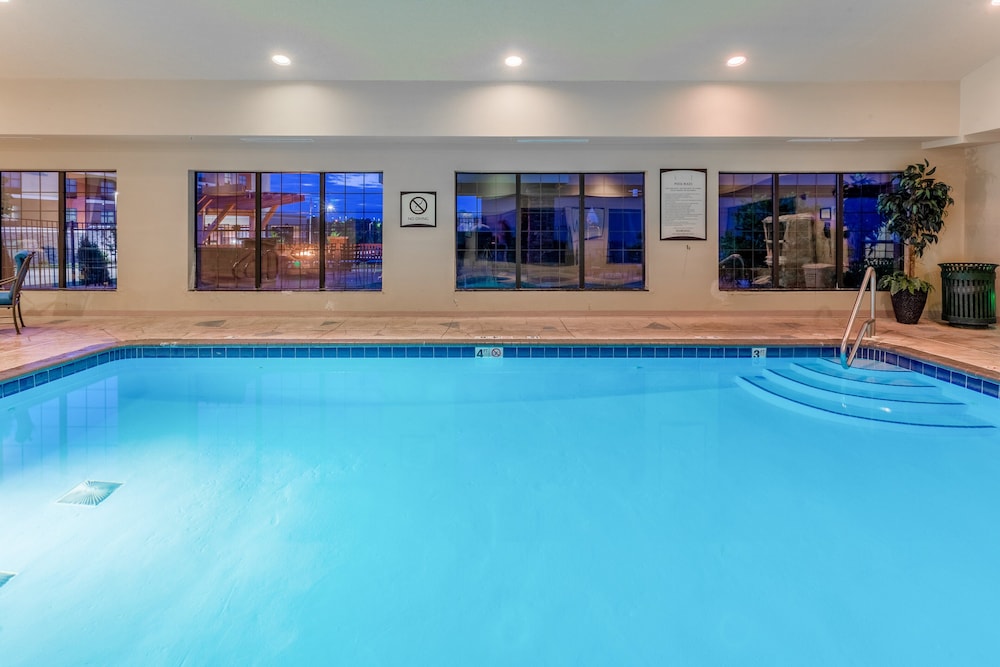Staybridge Suites Davenport by IHG - photo 31