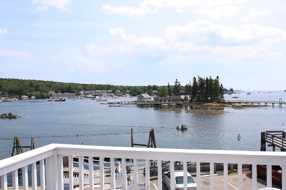Tugboat Inn - photo 89