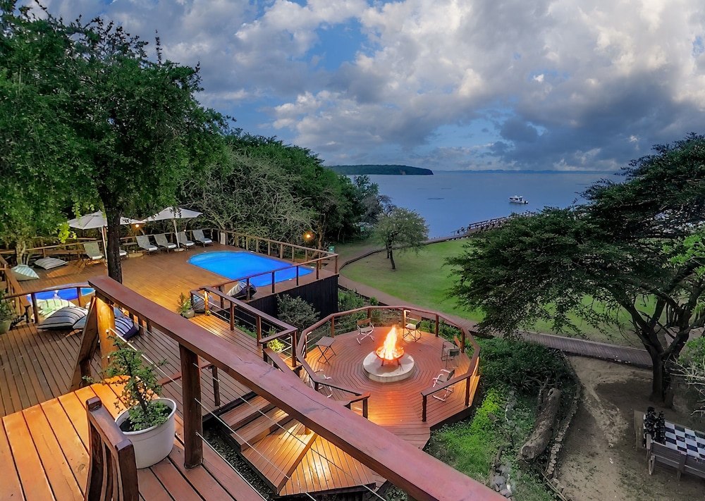 Nibela Lake Lodge — 4-Star Luxury Hotel in Hluhluwe, South Africa