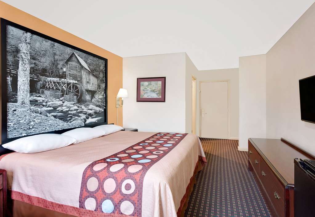 Super 8 by Wyndham Hillsville - photo 11