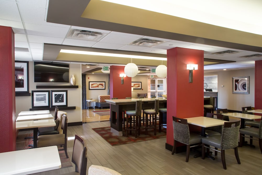 Hampton Inn Oxford West - photo 8
