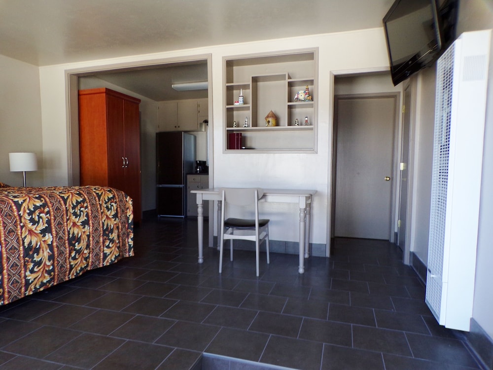Cypress Tree Motel - photo 37