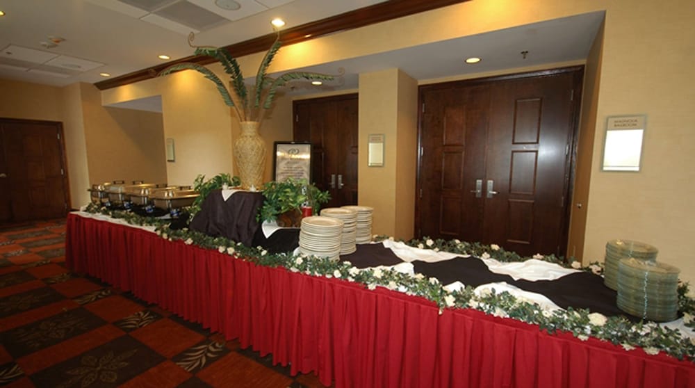 DoubleTree by Hilton Hotel Rocky Mount - photo 9