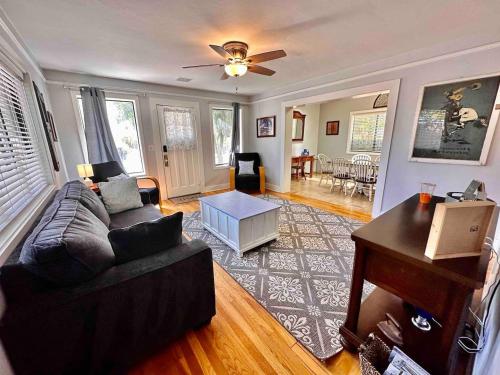 The Virginia Blue Walk To Downtown Prescott in Prescott, United States