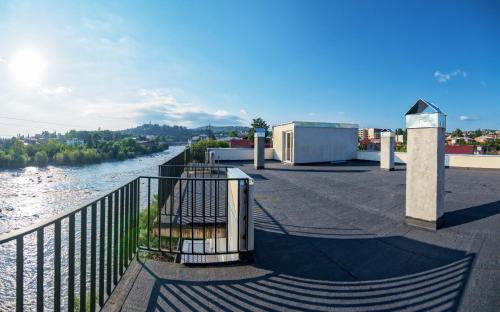 Four Seasons Riverside
