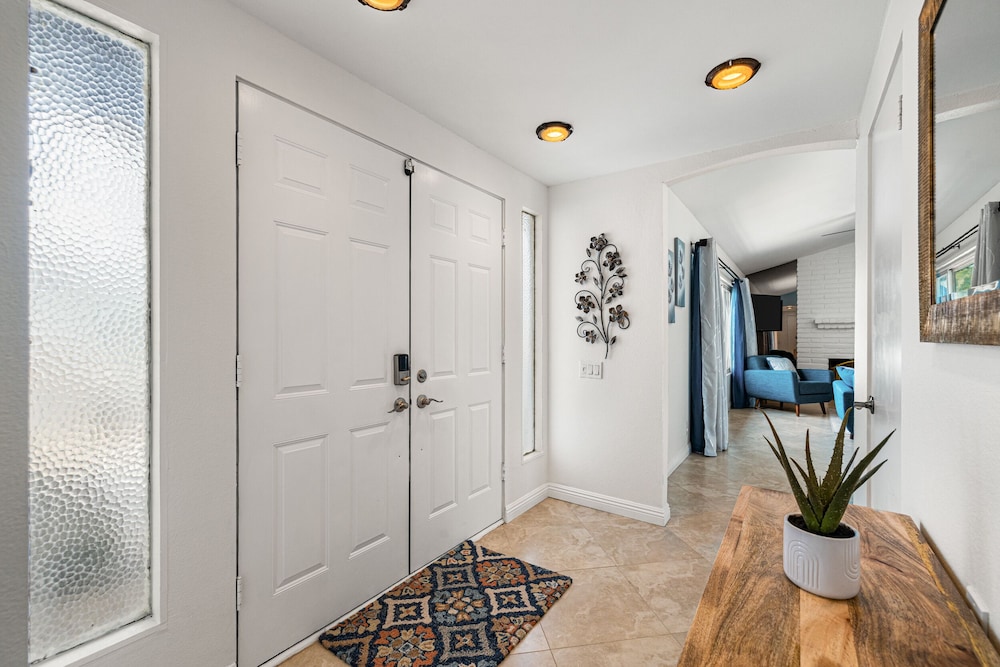 The Sunny Side House — 4-Star Luxury Hotel in Palm Springs, United States